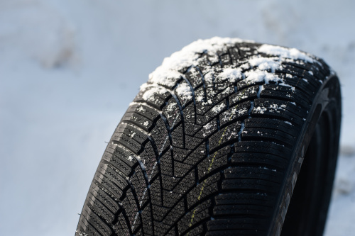 фото протектора и шины WINTERHAWKE I Шина ZMAX WINTERHAWKE I 255/40 R18 99H