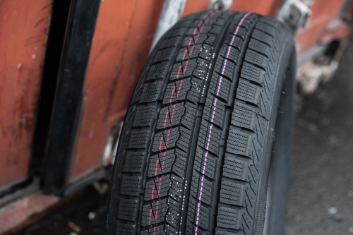 фото протектора и шины ICEPIONEER 868 Шина ZMAX ICEPIONEER 868 155/65 R14 75T